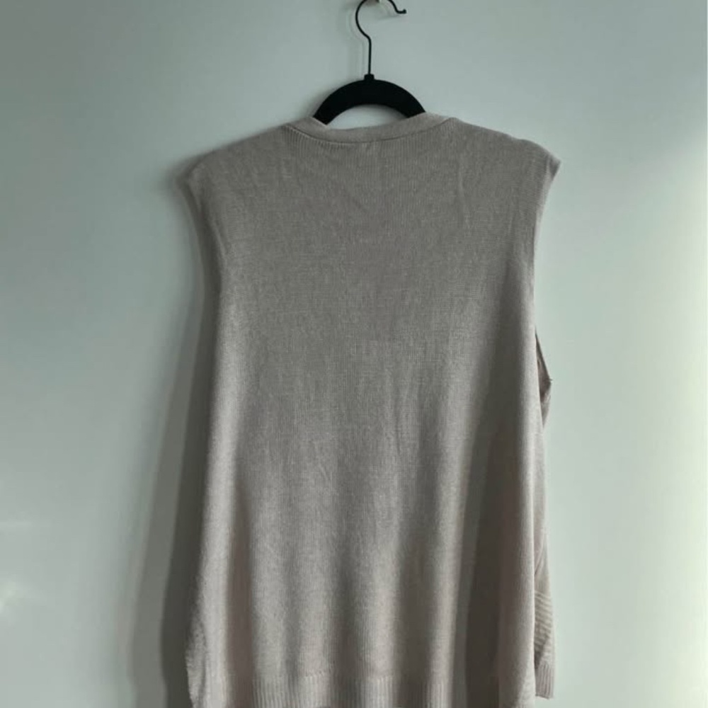 Vest - Picture 2 of 3